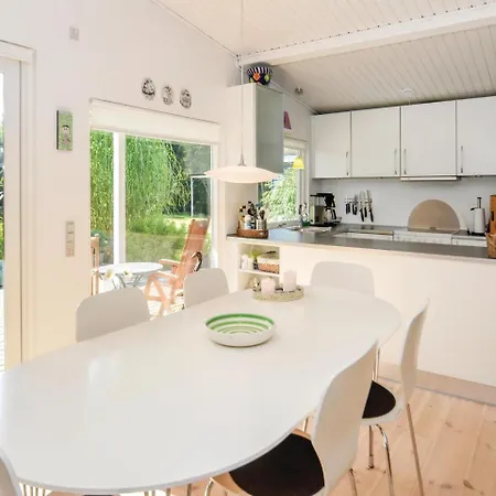 Feriehus Three Bedroom Holiday In Vaggerlose *