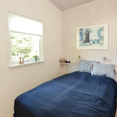 Three Bedroom Holiday In Vaggerlose