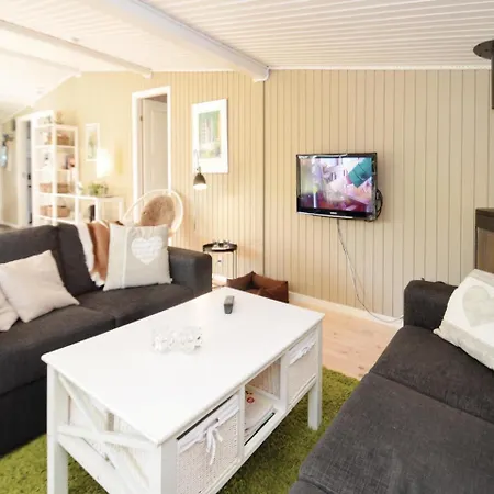 Three Bedroom Holiday In Vaggerlose *