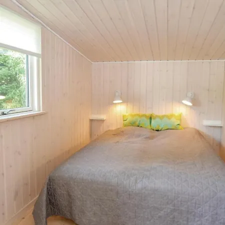 Feriehus Three Bedroom Holiday In Vaggerlose