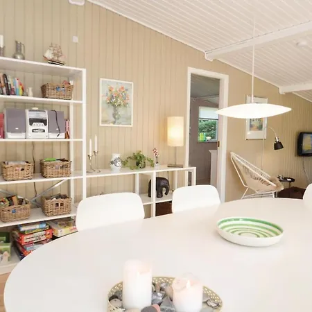 Three Bedroom Holiday In Vaggerlose Bøtø By